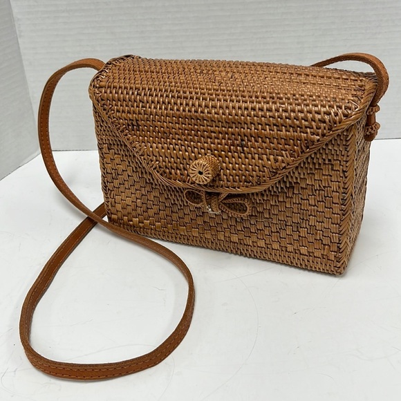 Street Level Maui rattan bag. - Picture 1 of 7